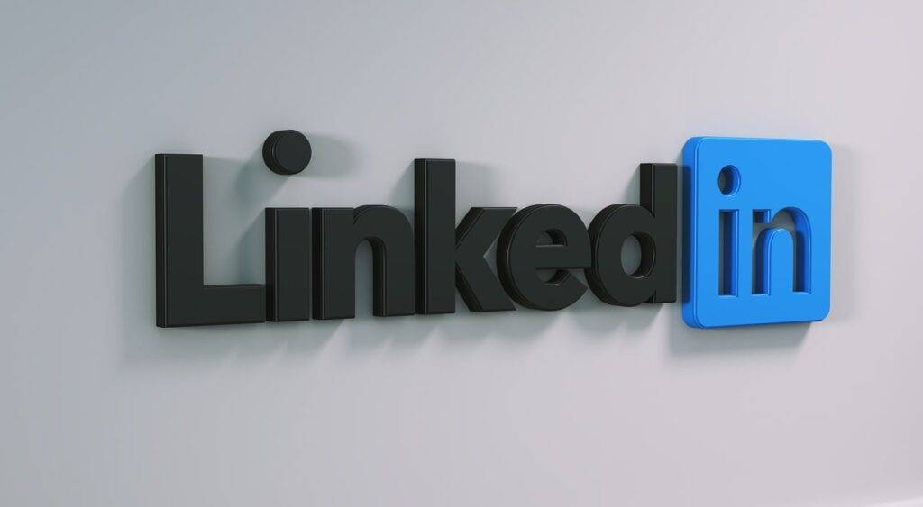 Maximize Your Reach with LinkedIn Advertising: Boosting Success with SI ICT Advertising Agency